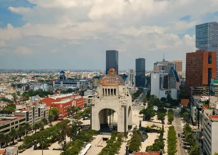 Skytown Reforma Pool & Skyline * Mexico City